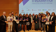 Roberlo recibe el premio TreballemGi, un reconocimiento de la Feria de Empleo Juvenil de Girona